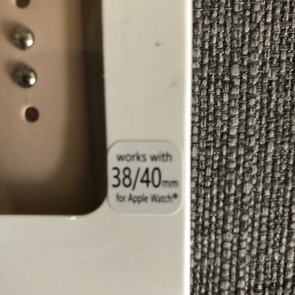 Posh Tech IPhone Band and Jewlery 38/40 - Picture 3 of 4